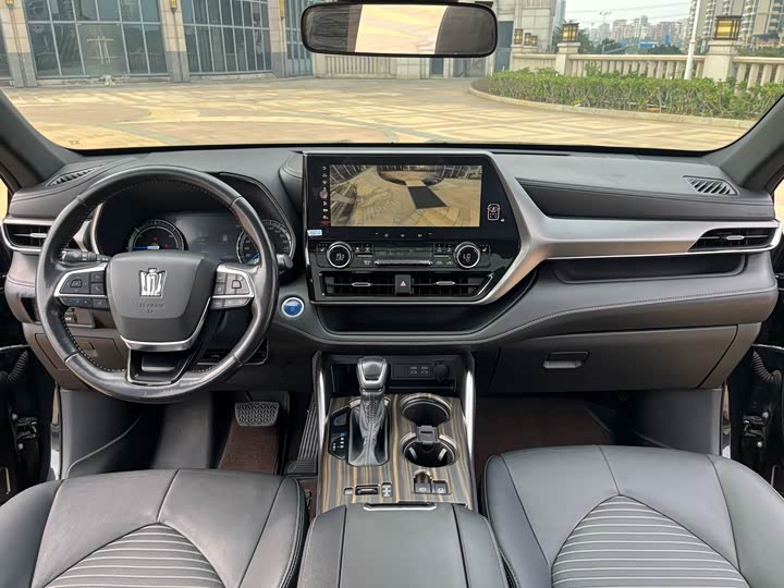 Фото 9 - Toyota Crown Kluger