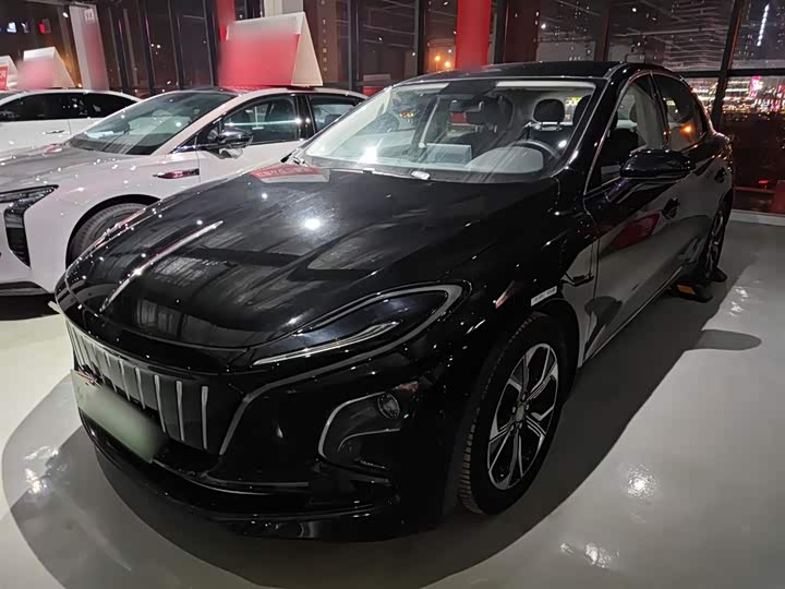 Фото 1 - Hongqi E-QM5