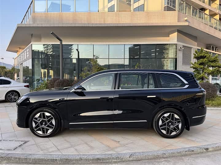 Фото 6 - Changan Deepal S09