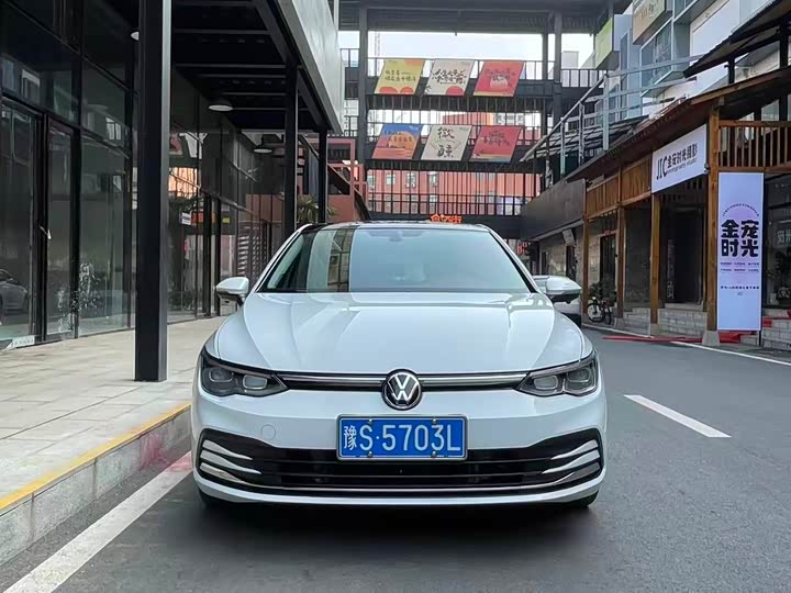 Фото 2 - Volkswagen Golf