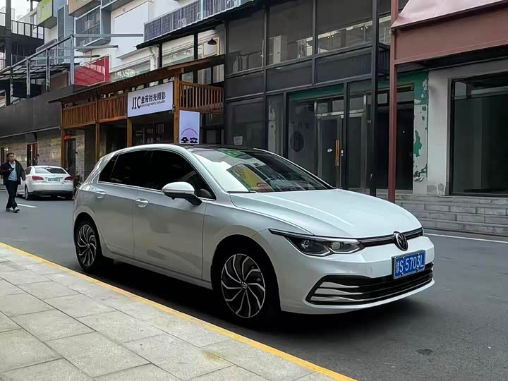 Фото 3 - Volkswagen Golf