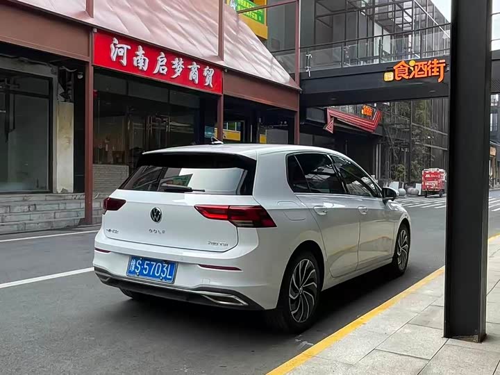 Фото 7 - Volkswagen Golf