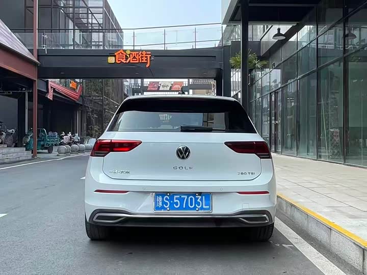 Фото 8 - Volkswagen Golf