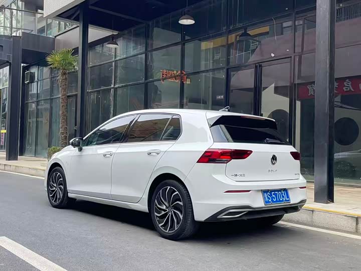 Фото 9 - Volkswagen Golf