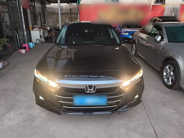 Фото 3 - Honda Accord
