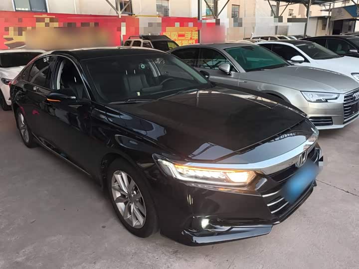 Фото 4 - Honda Accord