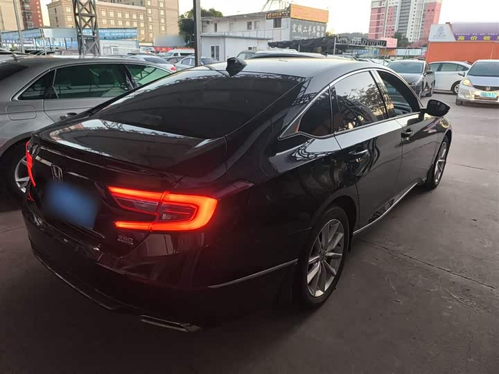 Фото 7 - Honda Accord