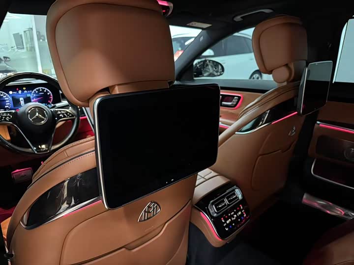 Фото 9 - Mercedes-Benz Maybach S-Class
