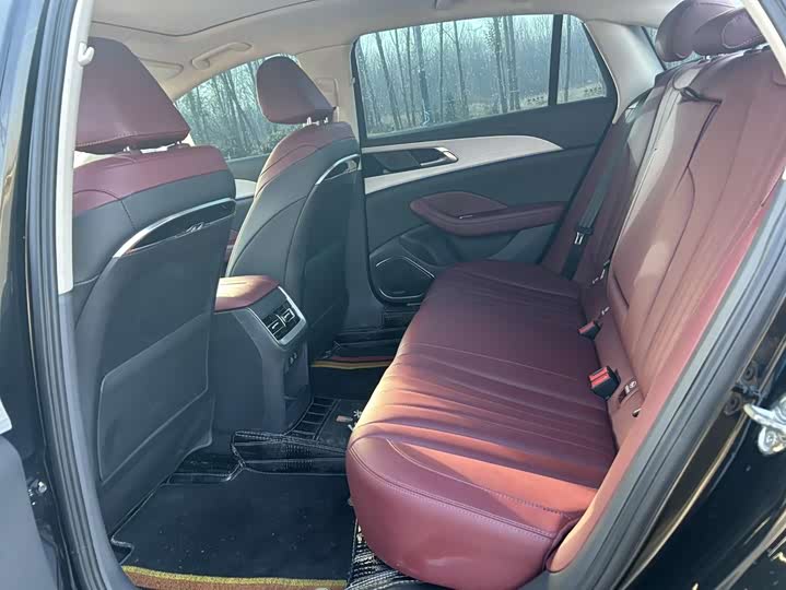 Фото 5 - Hongqi H5