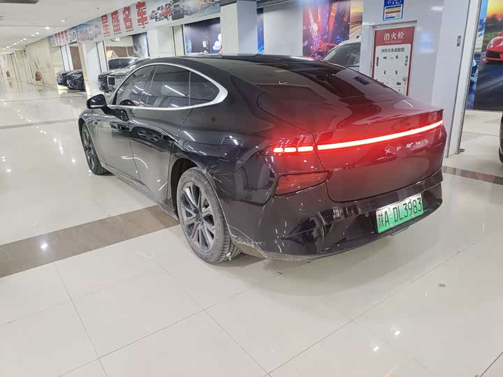 Фото 7 - XPeng P7