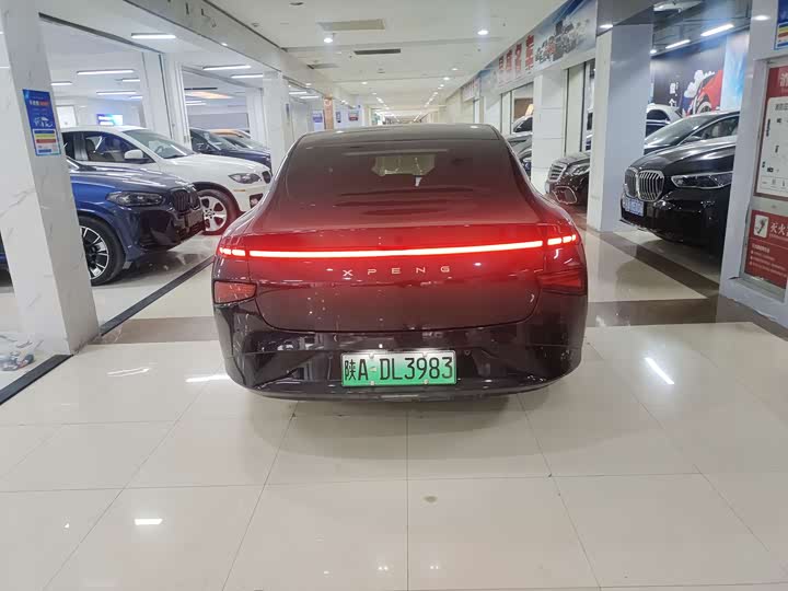 Фото 8 - XPeng P7