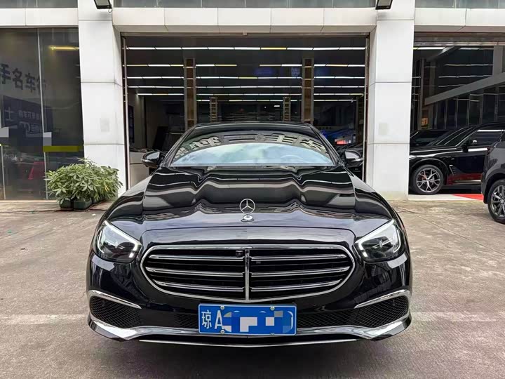 Фото 2 - Mercedes-Benz E-Class