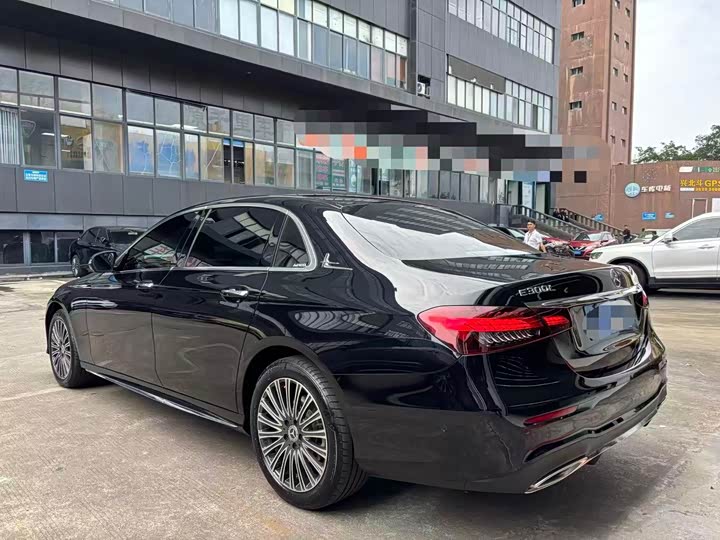 Фото 7 - Mercedes-Benz E-Class