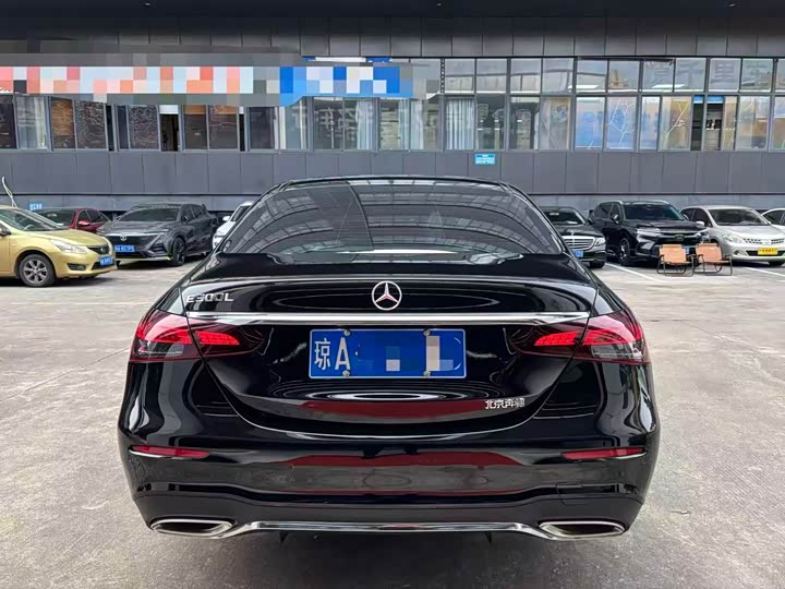 Фото 8 - Mercedes-Benz E-Class