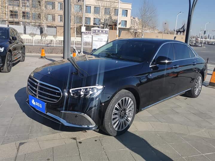 Фото 1 - Mercedes-Benz E-Class