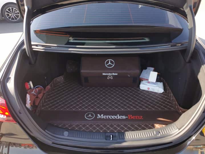 Фото 4 - Mercedes-Benz E-Class