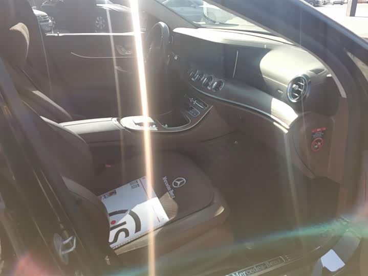 Фото 8 - Mercedes-Benz E-Class