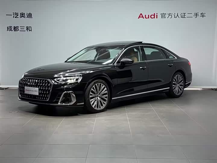 Фото 1 - Audi A8