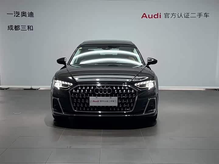Фото 2 - Audi A8