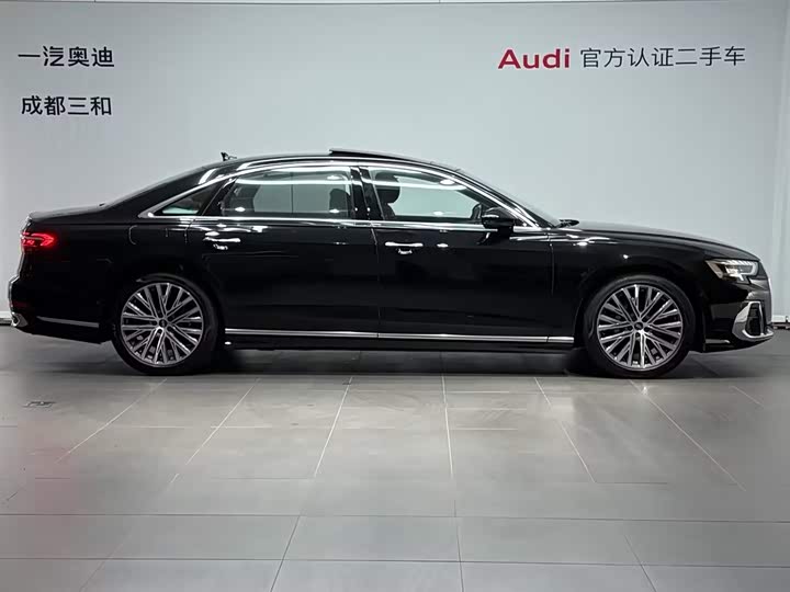 Фото 4 - Audi A8