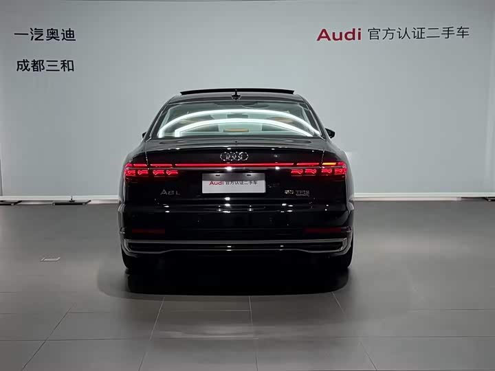 Фото 5 - Audi A8