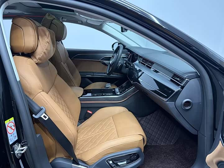 Фото 8 - Audi A8