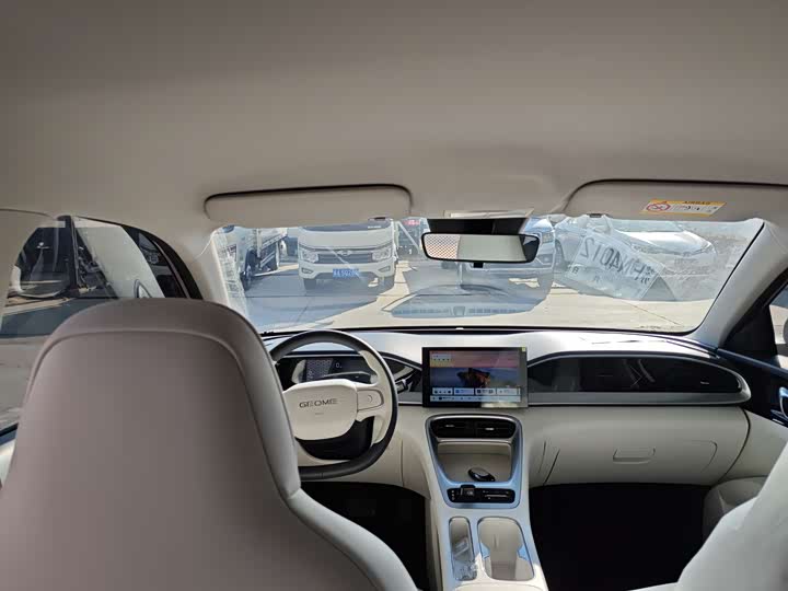 Фото 8 - Geely Galaxy Geome