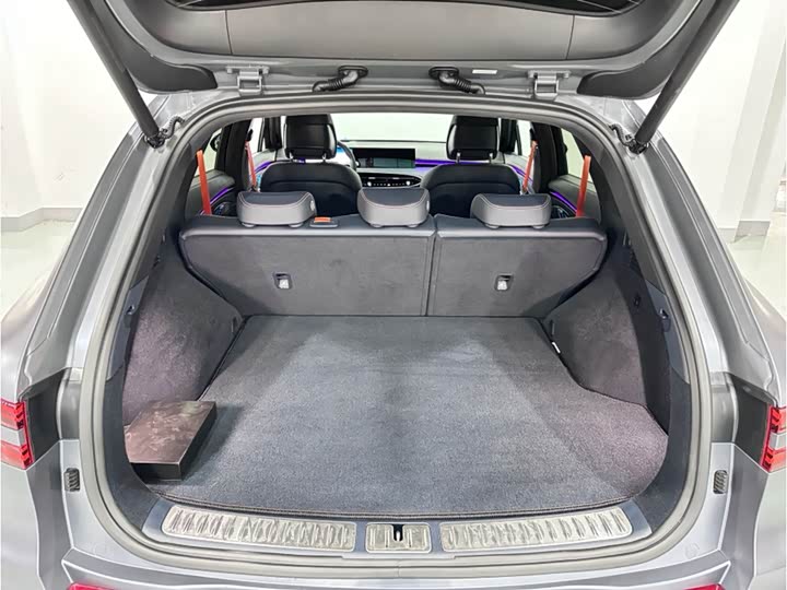 Фото 6 - Genesis GV70