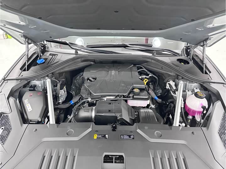 Фото 7 - Genesis GV70