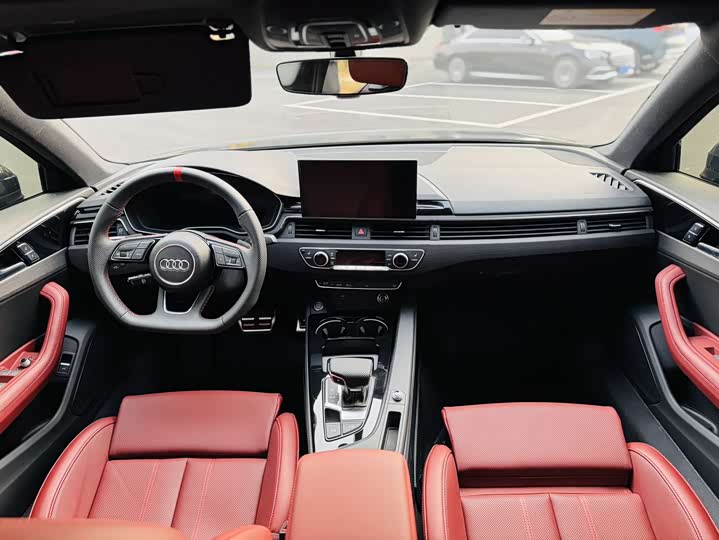 Фото 5 - Audi A4L