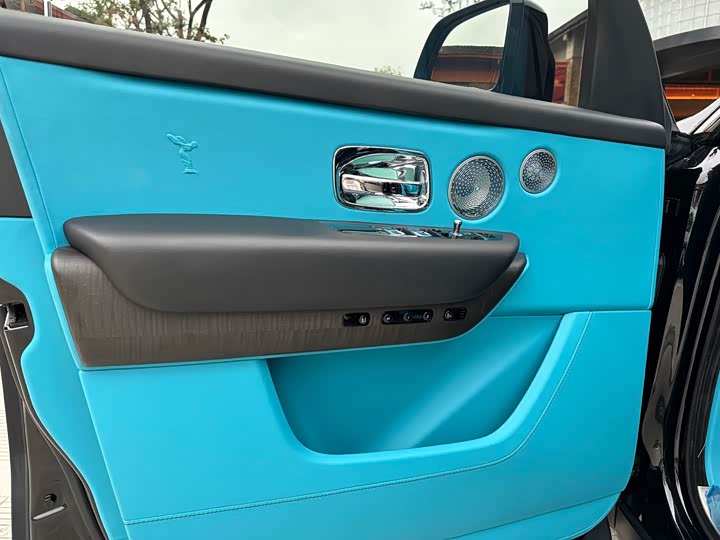 Фото 8 - Rolls-Royce Cullinan