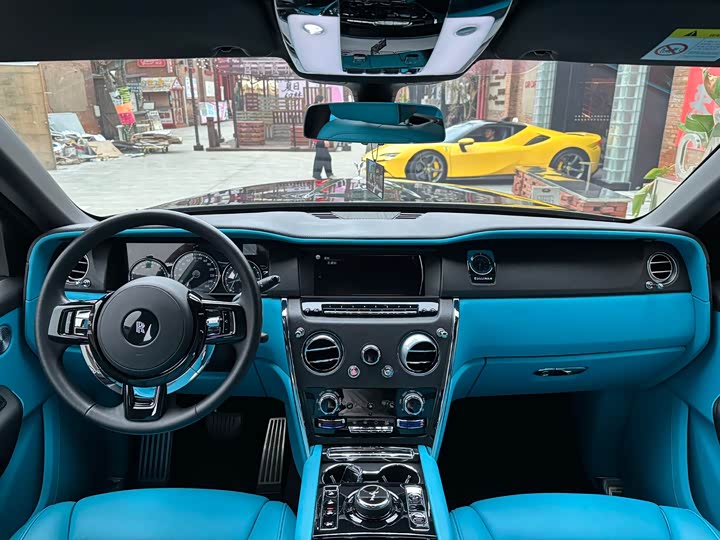 Фото 9 - Rolls-Royce Cullinan