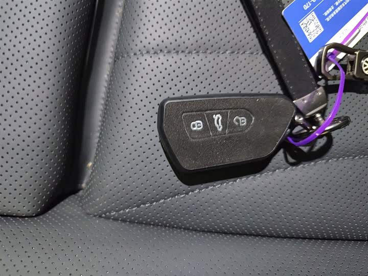 Фото 9 - Volkswagen Passat