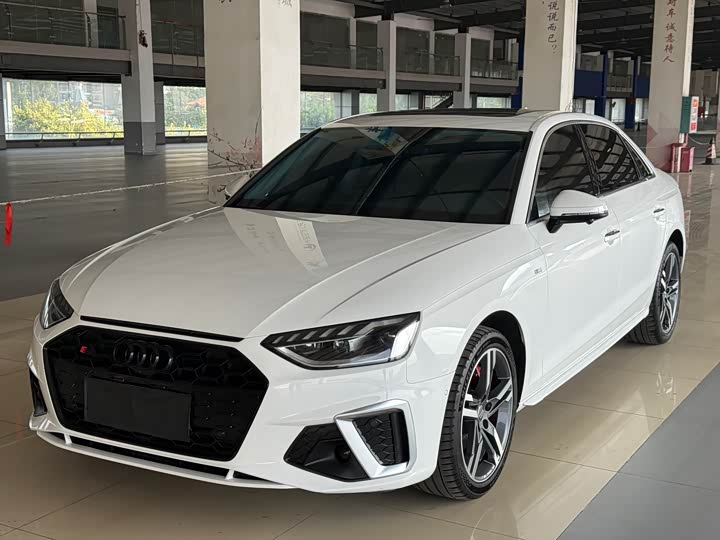 Фото 1 - Audi A4L