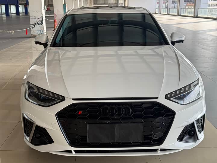 Фото 2 - Audi A4L