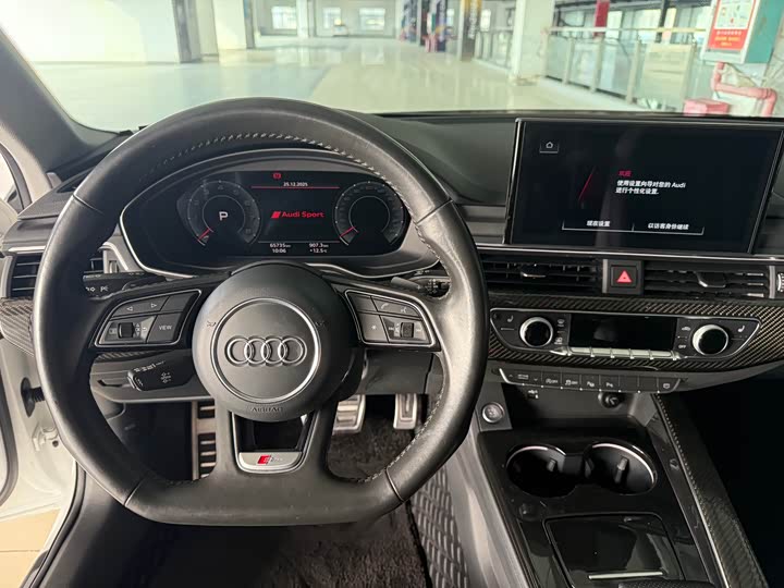 Фото 8 - Audi A4L