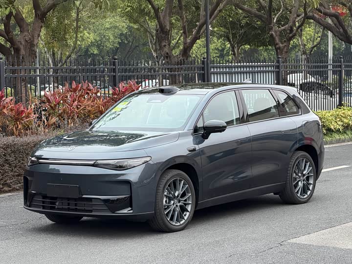 Фото 1 - Leapmotor C10