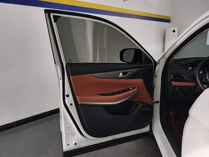 Фото 7 - Changan CS75