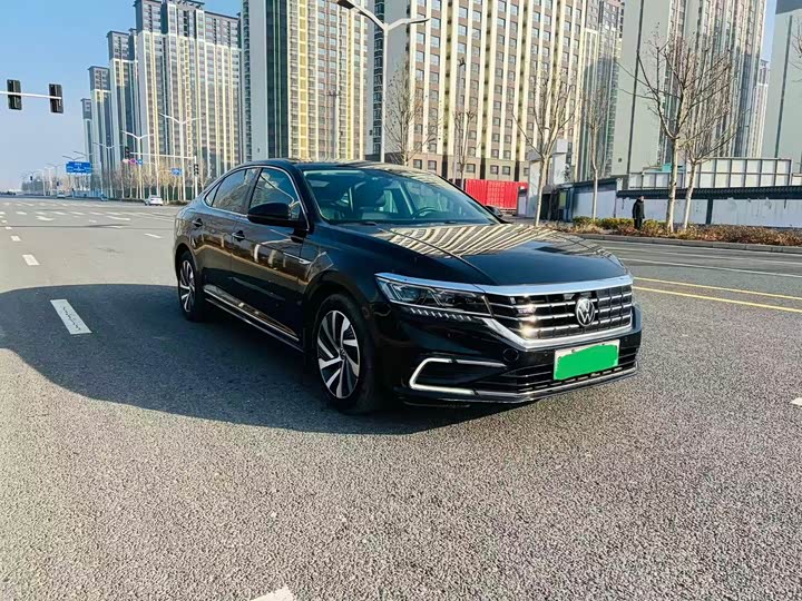 Фото 3 - Volkswagen Passat Hybrid