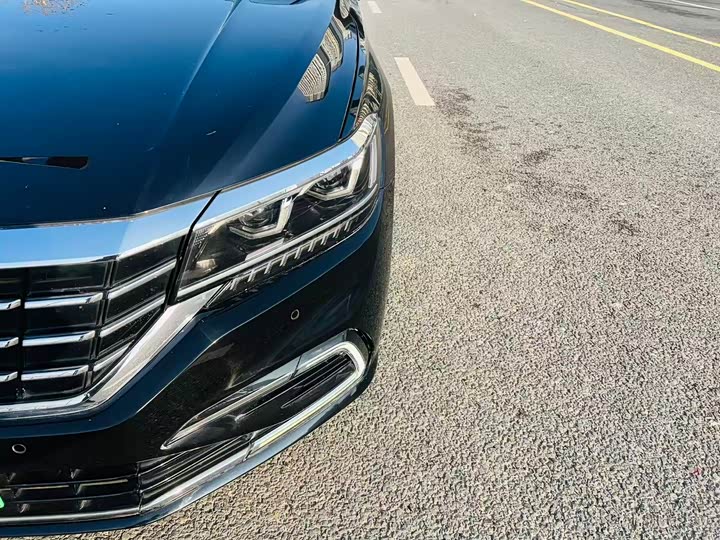 Фото 4 - Volkswagen Passat Hybrid