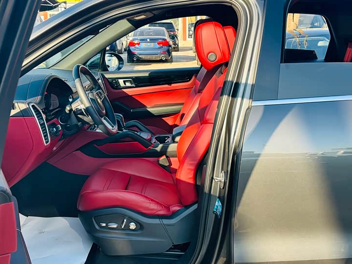 Фото 7 - Porsche Cayenne