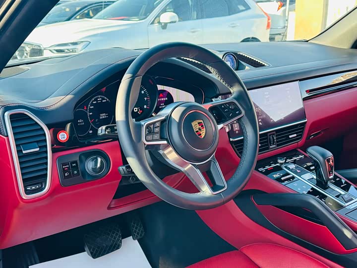 Фото 8 - Porsche Cayenne