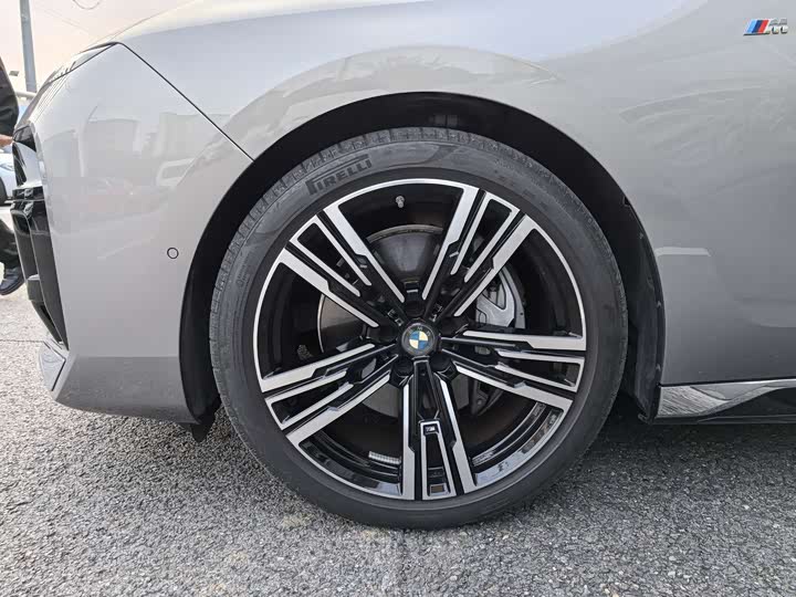 Фото 4 - BMW 7 Series