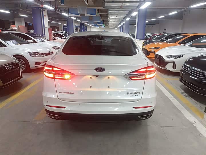 Фото 6 - Ford Mondeo