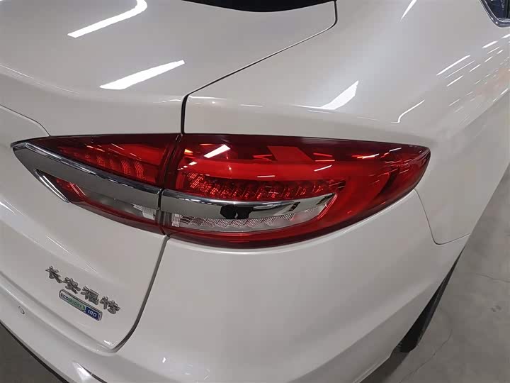 Фото 8 - Ford Mondeo