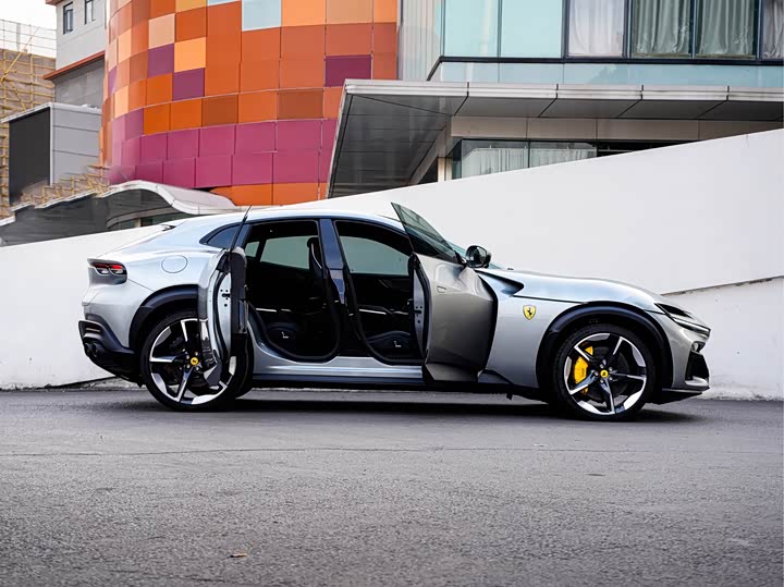 Фото 7 - Ferrari Purosangue