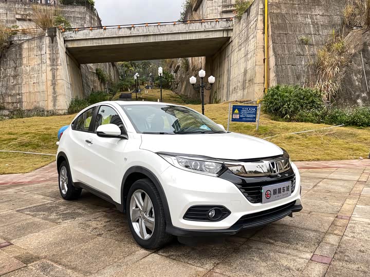 Фото 2 - Honda Vezel