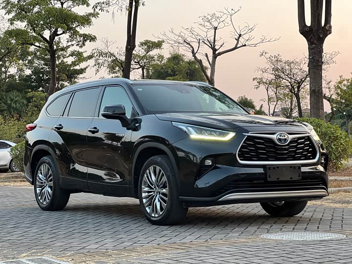 Фото 3 - Toyota Highlander