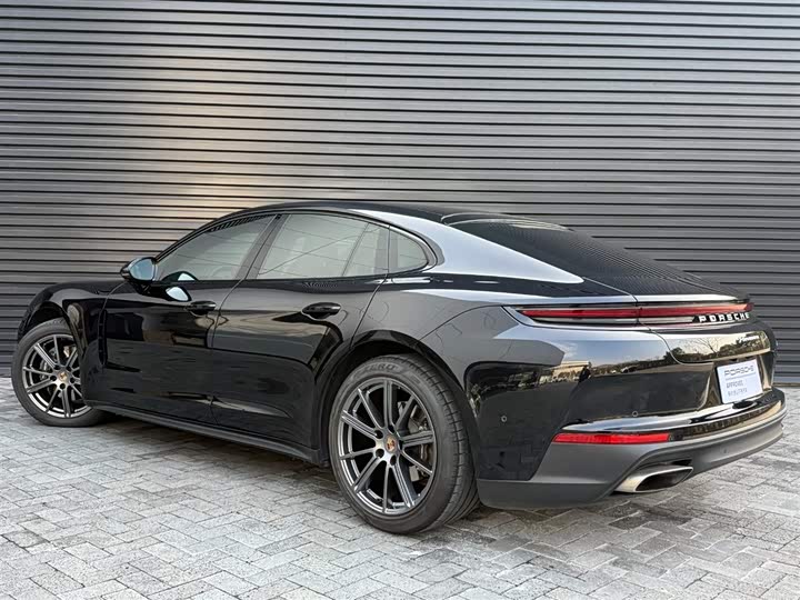 Фото 3 - Porsche Panamera