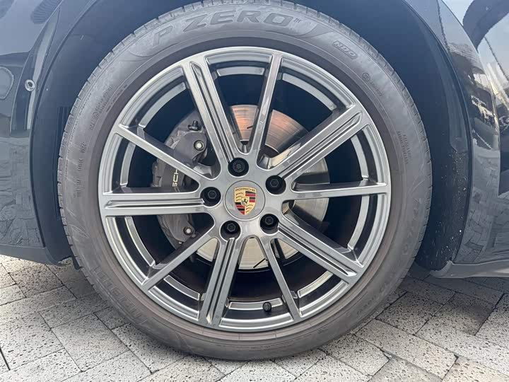 Фото 9 - Porsche Panamera